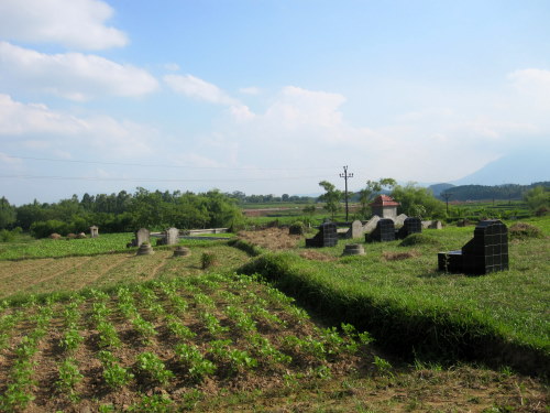 Thực hư “sốt” đất nghĩa trang ở Đường Lâm